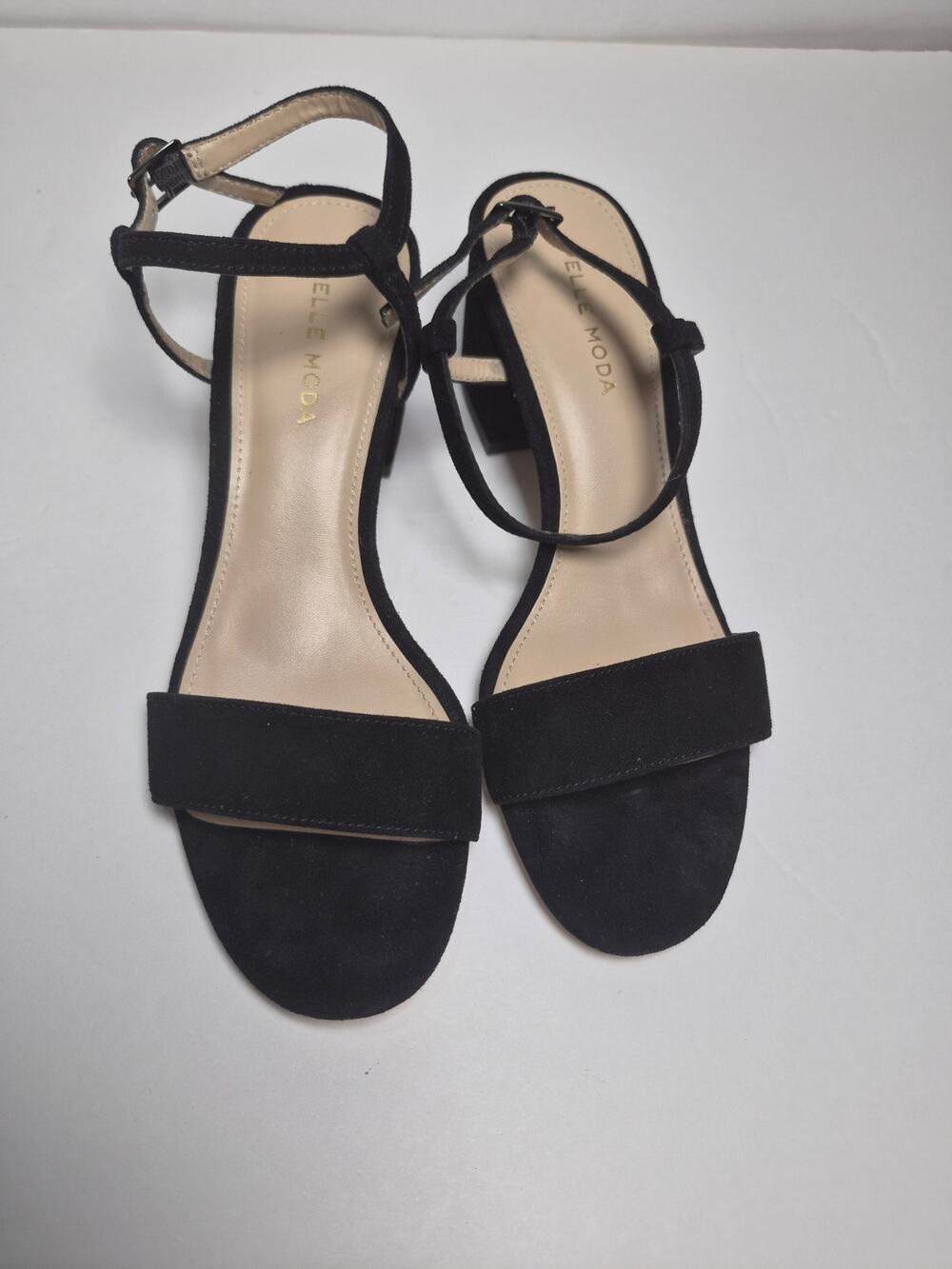 Pelle Moda Black Suede Sandals Size 7M Ankle strap. 2 1/4" heels.